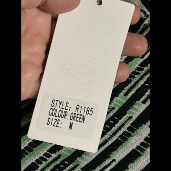 Jenn. Long Sleeve Geometric Romper Green, Black, White Size M - NWT - Picture 13 of 16